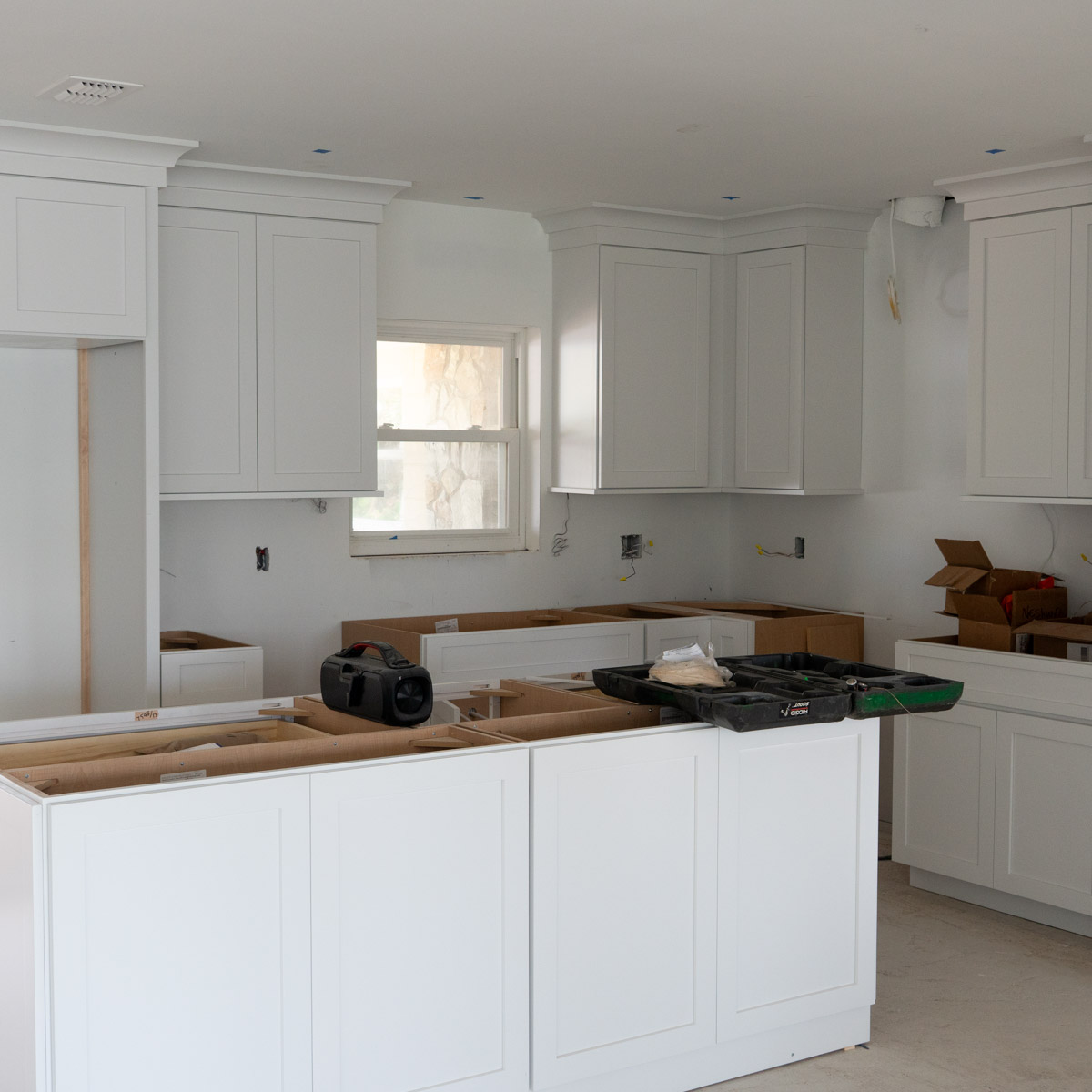 Installing and designing custom kitchen cabinets and more in Tampa & Wesley Chapel, FL